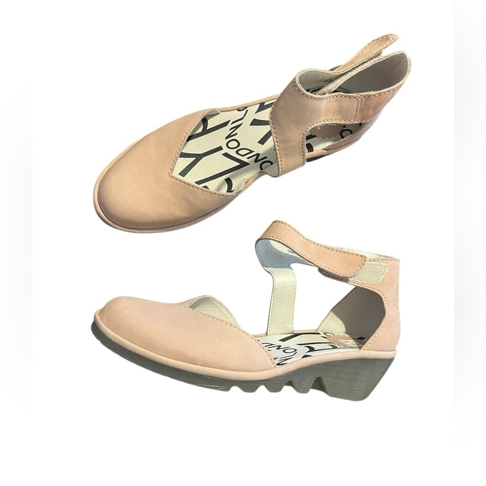 Fly London Women's Nude Pink Open Cut Wedge Flats